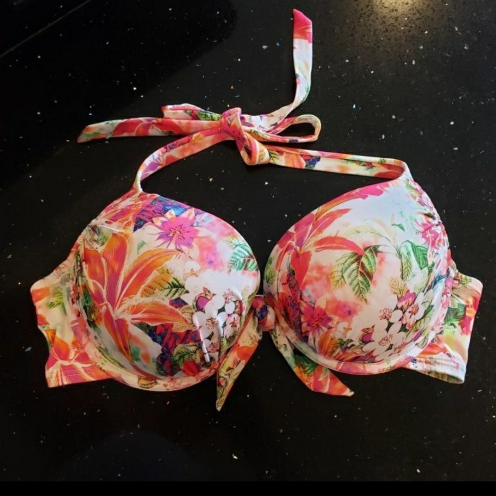 H&M bikini top size 36C